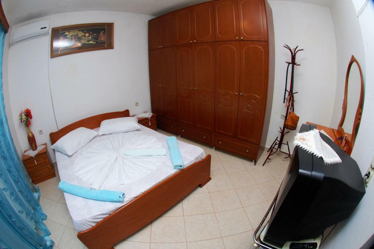 Vila Ronaldo Apartment Ksamil Exterior photo