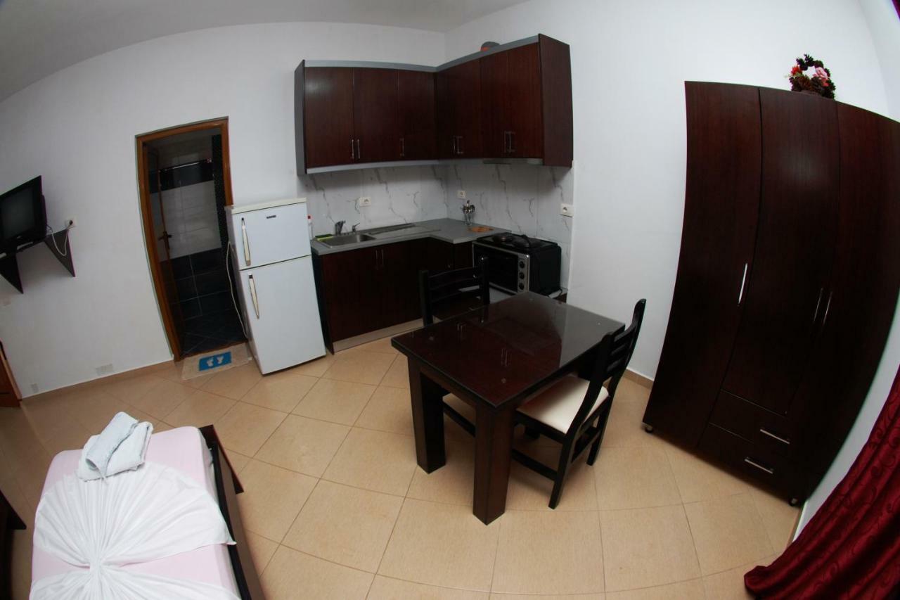 Vila Ronaldo Apartment Ksamil Exterior photo