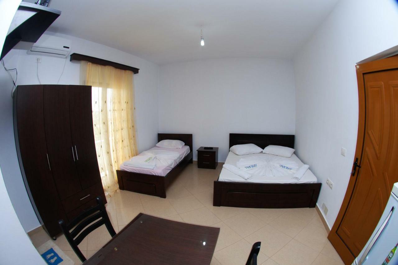 Vila Ronaldo Apartment Ksamil Exterior photo