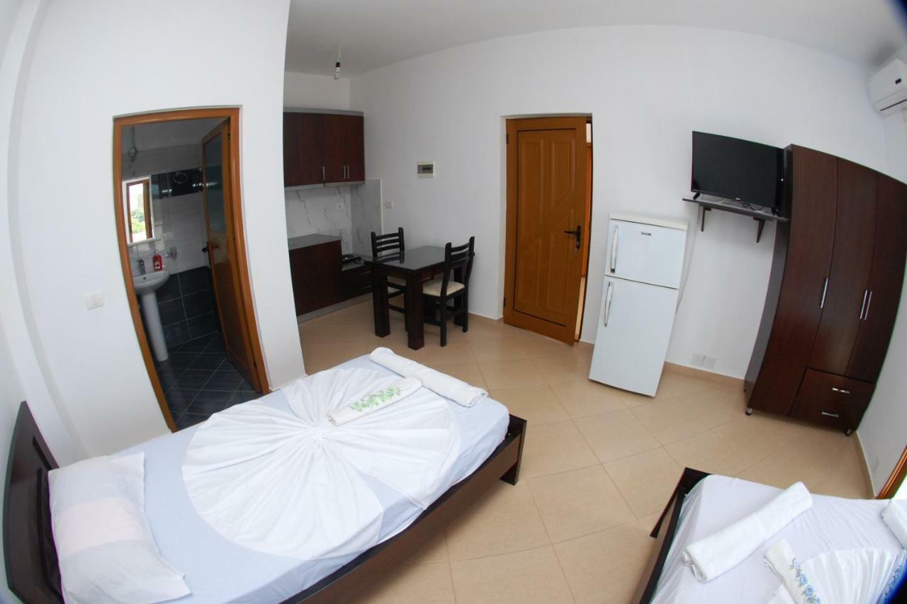 Vila Ronaldo Apartment Ksamil Exterior photo
